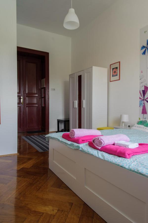 Cozy River View Apartment 卡尔洛瓦茨 外观 照片