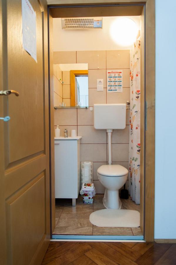 Cozy River View Apartment 卡尔洛瓦茨 外观 照片