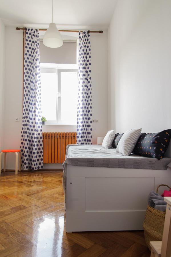 Cozy River View Apartment 卡尔洛瓦茨 外观 照片