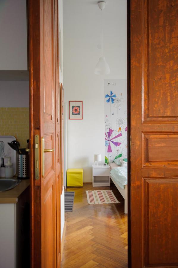 Cozy River View Apartment 卡尔洛瓦茨 外观 照片
